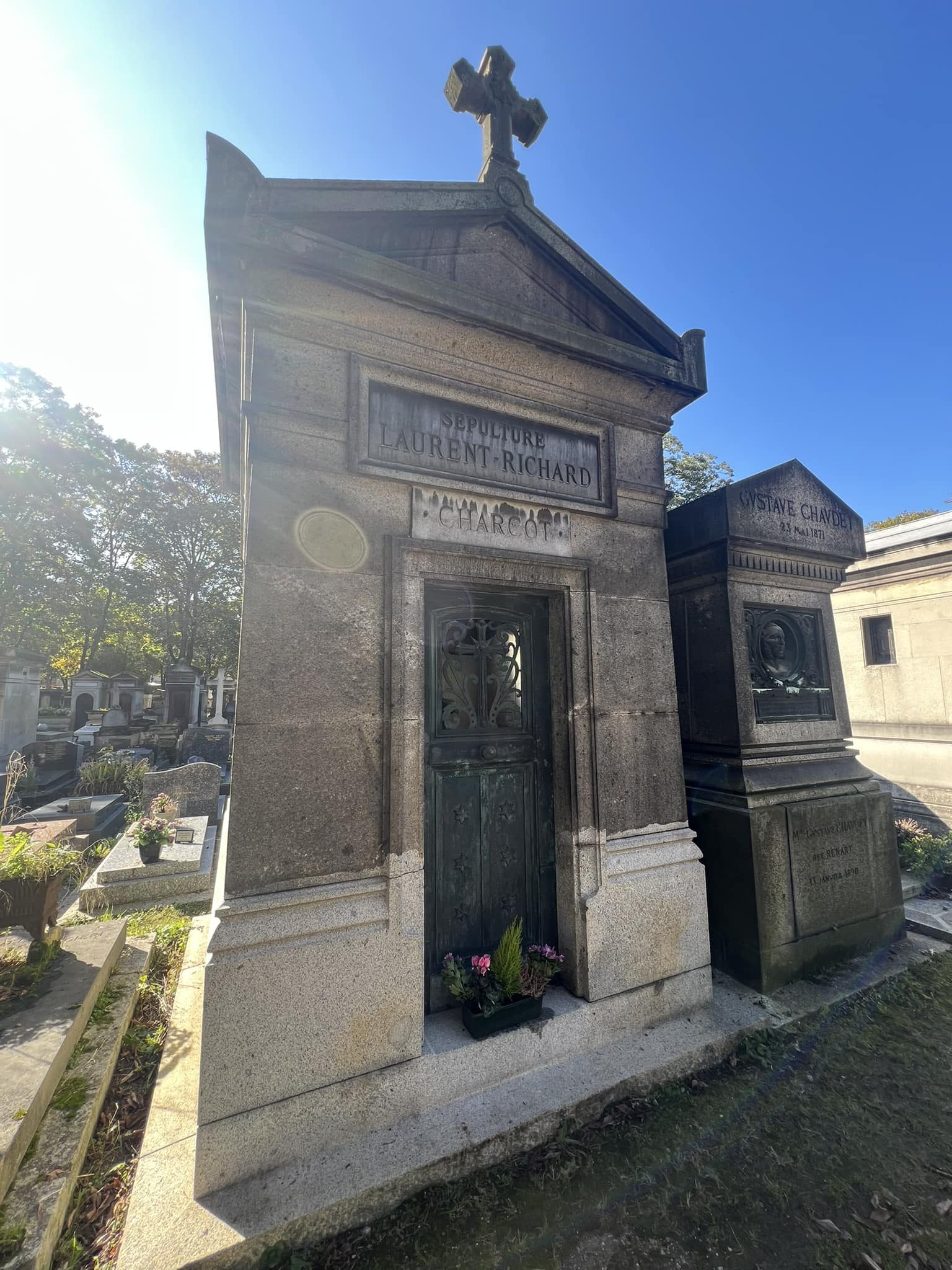 Jean-Martin Charcot tomb, Paris by Adrian Thomas (1).jpg